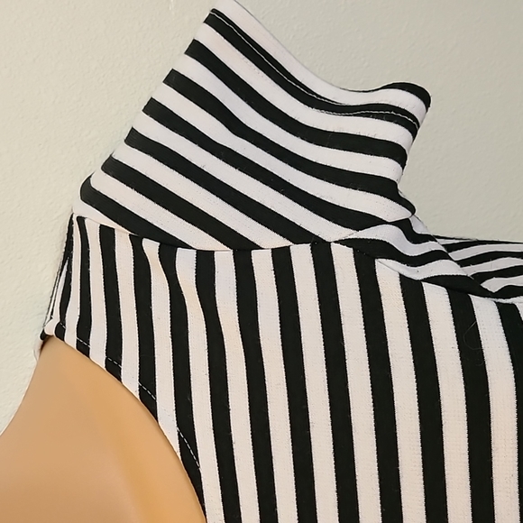 Black and white striped dress girls size 10-12 - Picture 3 of 7